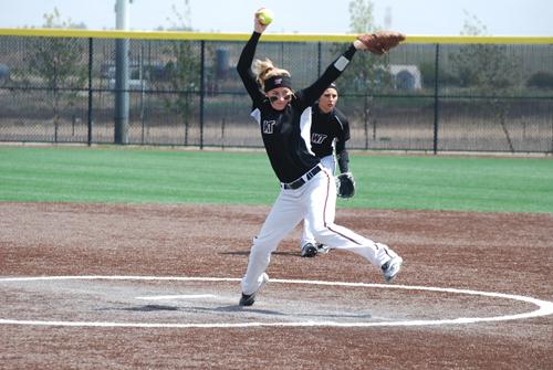Amber Spencer pitches during Friday’s game. Photo by Melissa Bauer-Herzog.