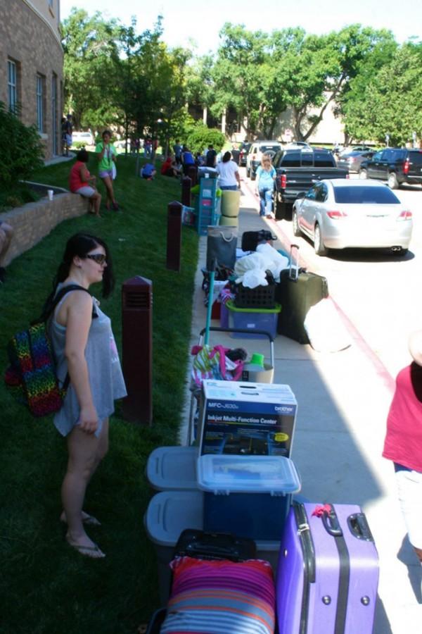 WT students “Stop, Drop, and Go” on move-in day.