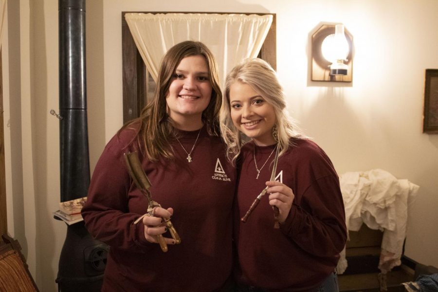 Freshmen Vendie Endres, advertising and public relations major, and Cassidy Schnieder, agricultural media and communications major, presented their artifact, the curling iron.