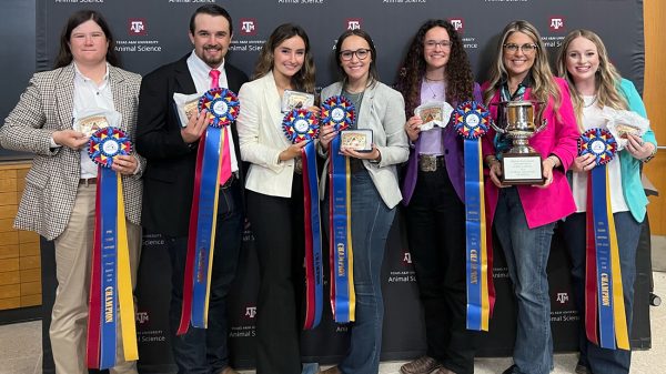 WT Horse Judging Team Rides to Victory in College Station